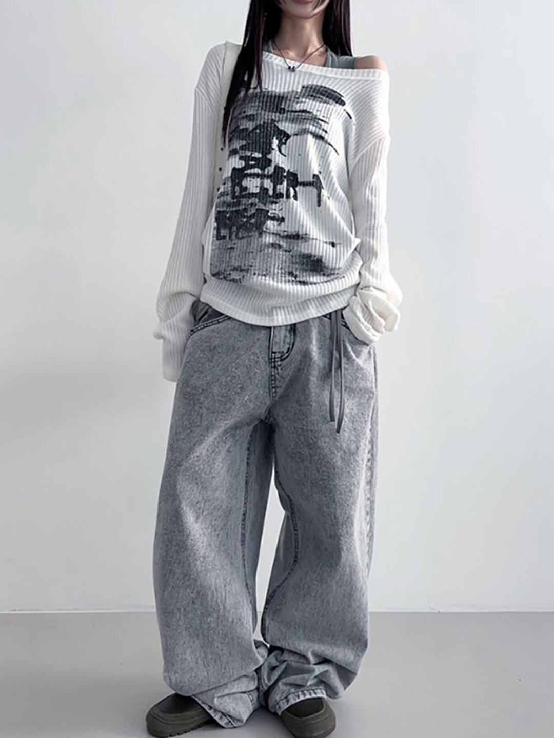 

StyleCast x Revolte Abstract Printed One Shoulder Top, Grey