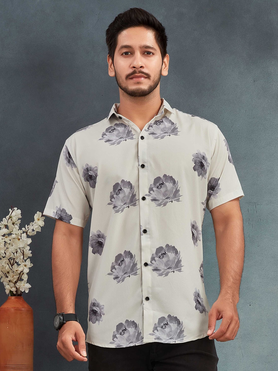 

Streetsutra Men Comfort Floral Opaque Printed Casual Shirt, White