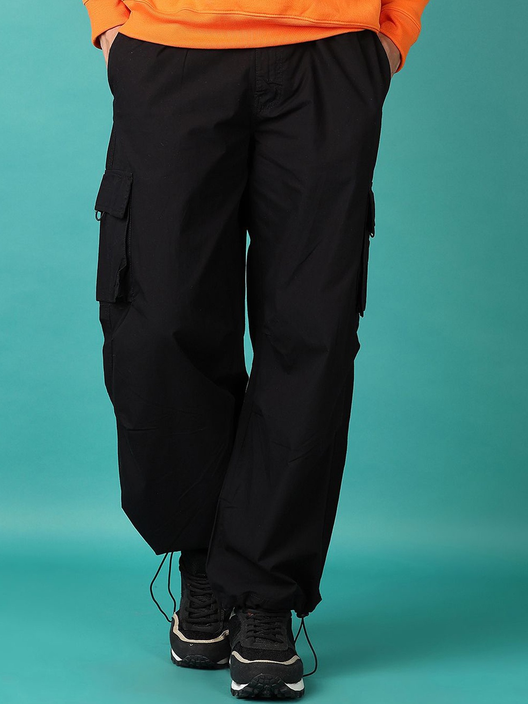 

V-Mart Men Cotton Mid-Rise Regular Fit Cargos Trousers, Black