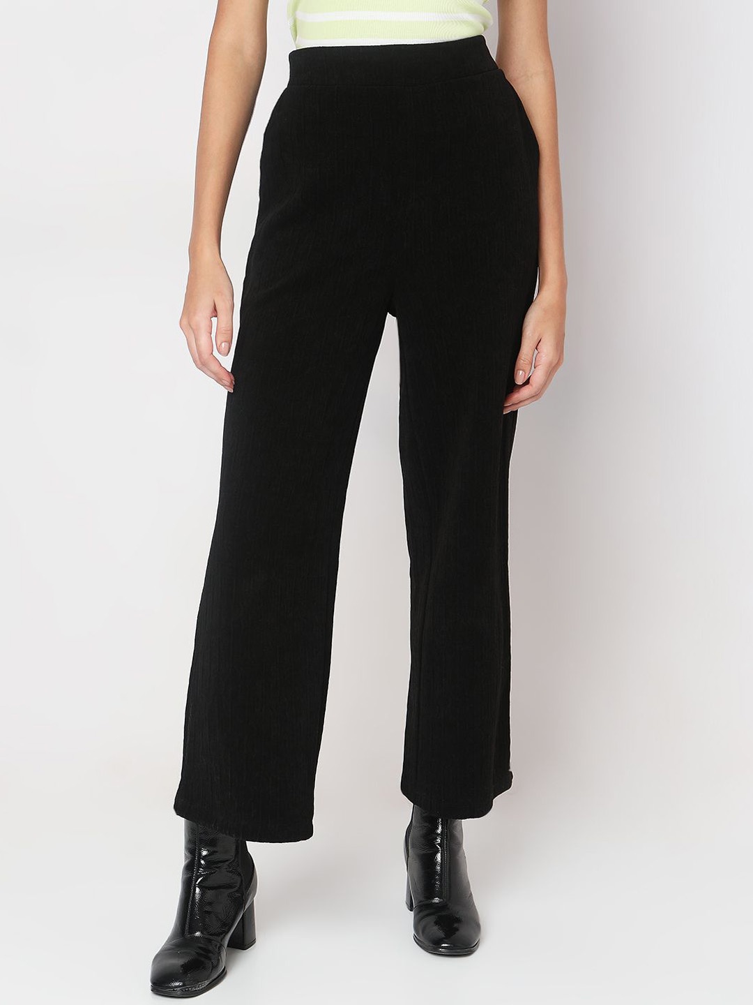 

Vero Moda Women Straight Fit High-Rise Culottes Trousers, Black