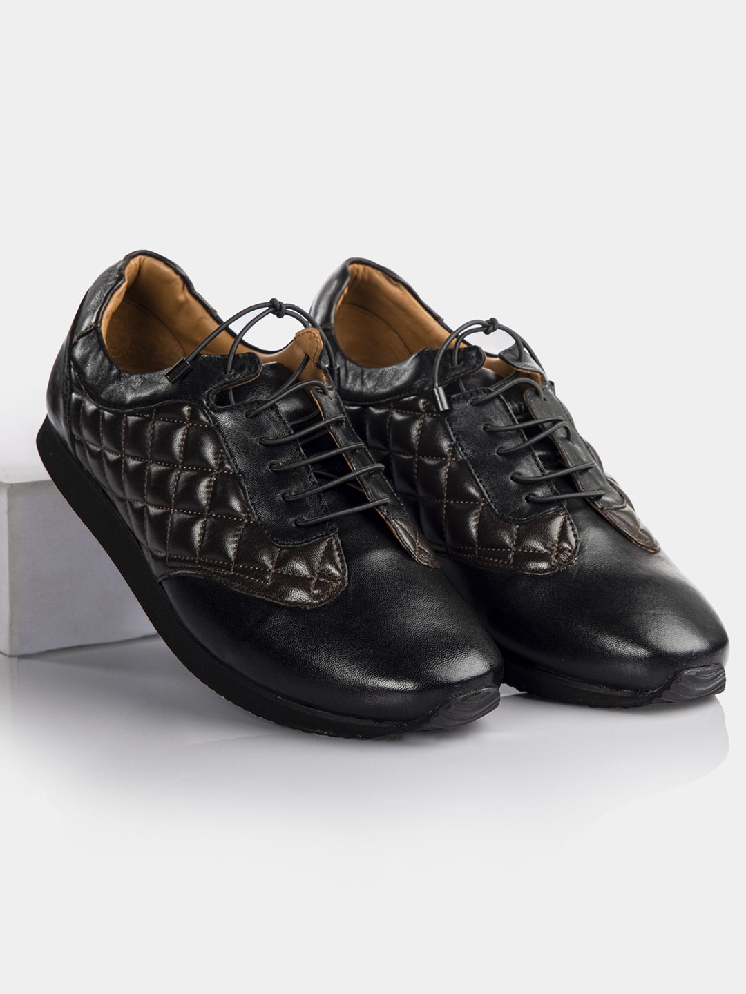 

LA MARCA Men Leather Sneakers, Black