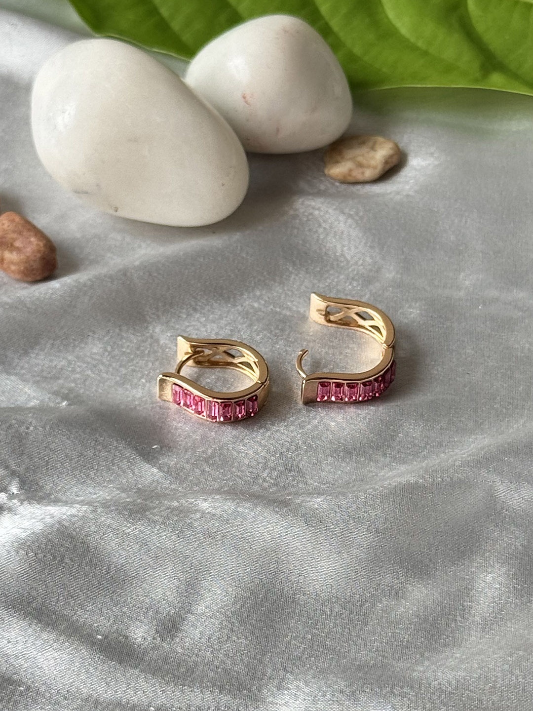 

The Jewellery Tale Contemporary Hoop Earrings, Gold