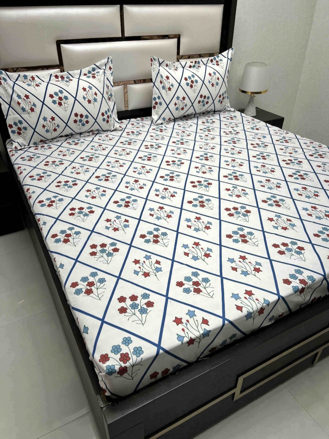 

Pure Decor Queen Size Double Bedsheet With 2 Pillow Covers 2.28m X 2.54m, White