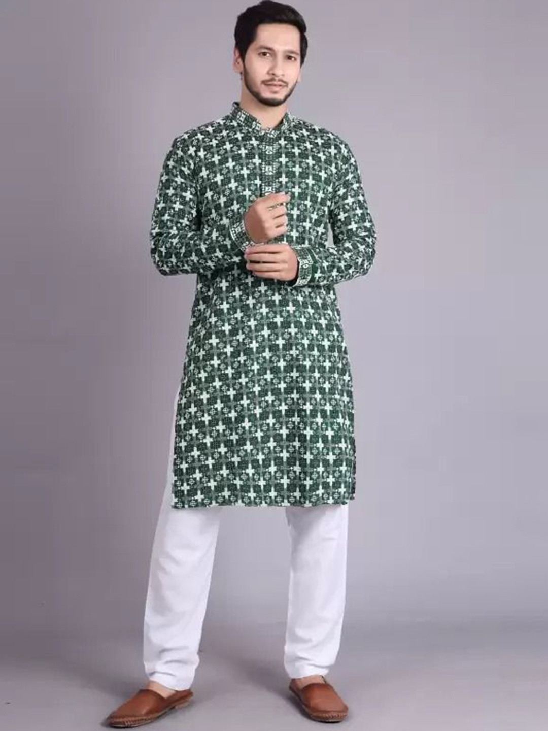 

ALMORA Men Geometric Embroidered Flared Sleeves Thread Work Kurta, Olive