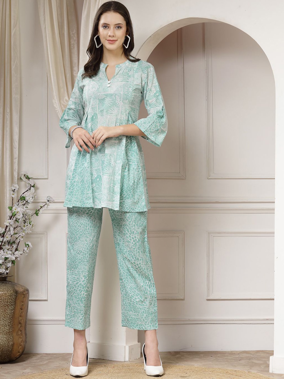 

Indibelle Printed Mandarin Collar Three-Quarter Sleeves Pure Cotton Top & Trouser, Sea green