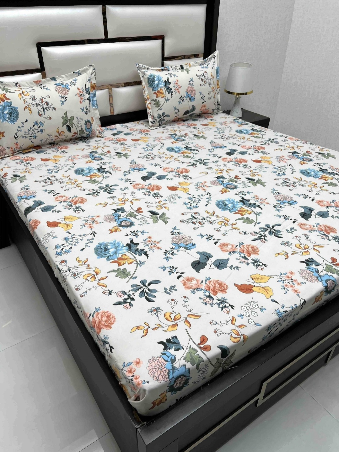 

Pure Decor Queen Size Double Bedsheet With 2 Pillow Covers 2.28m X 2.54m, White