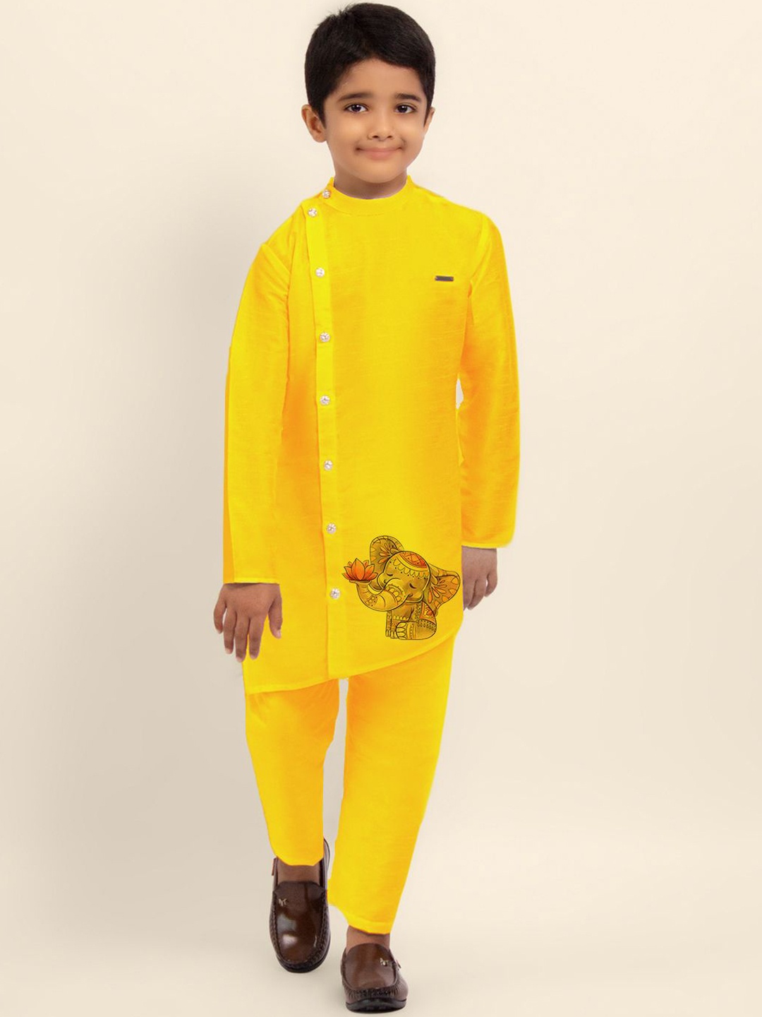 

DEVOILER Boys Ethnic Motifs Printed Mandarin Collar Dupion Silk Straight Kurta & Trousers, Yellow