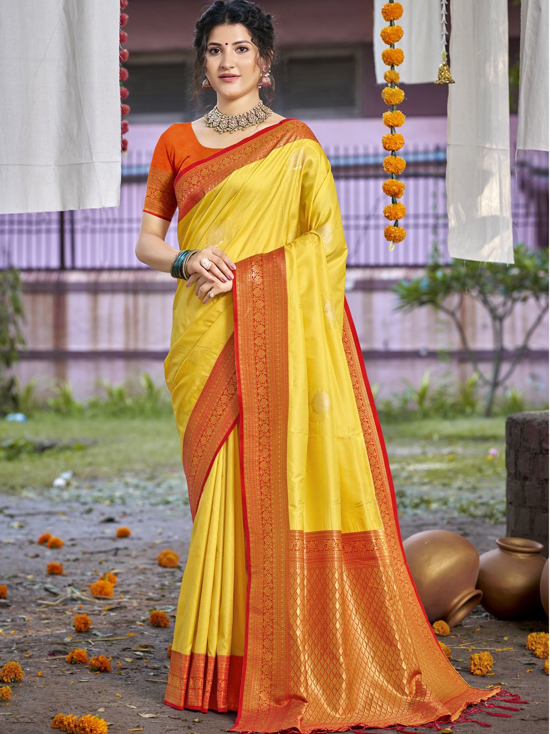 

SANGAM PRINTS Woven Design Zari Tussar Saree, Yellow