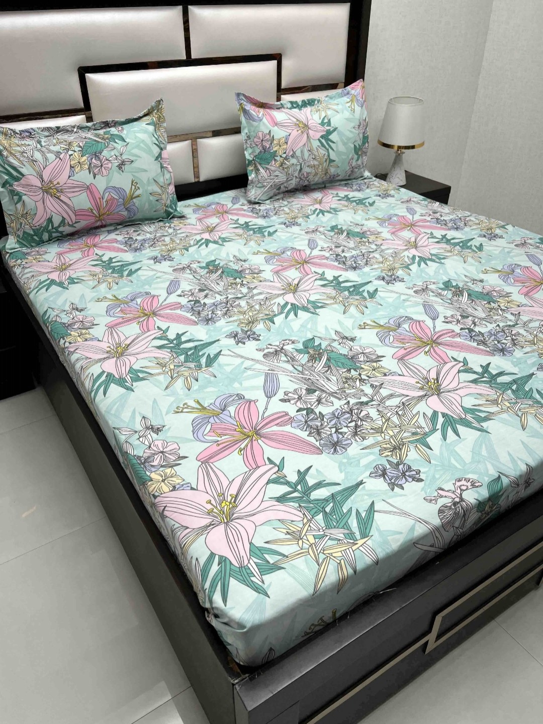 

Pure Decor Amulya Green Printed 260 TC Microfiber Queen Bedsheet Set 2.27 m x 2.56 m