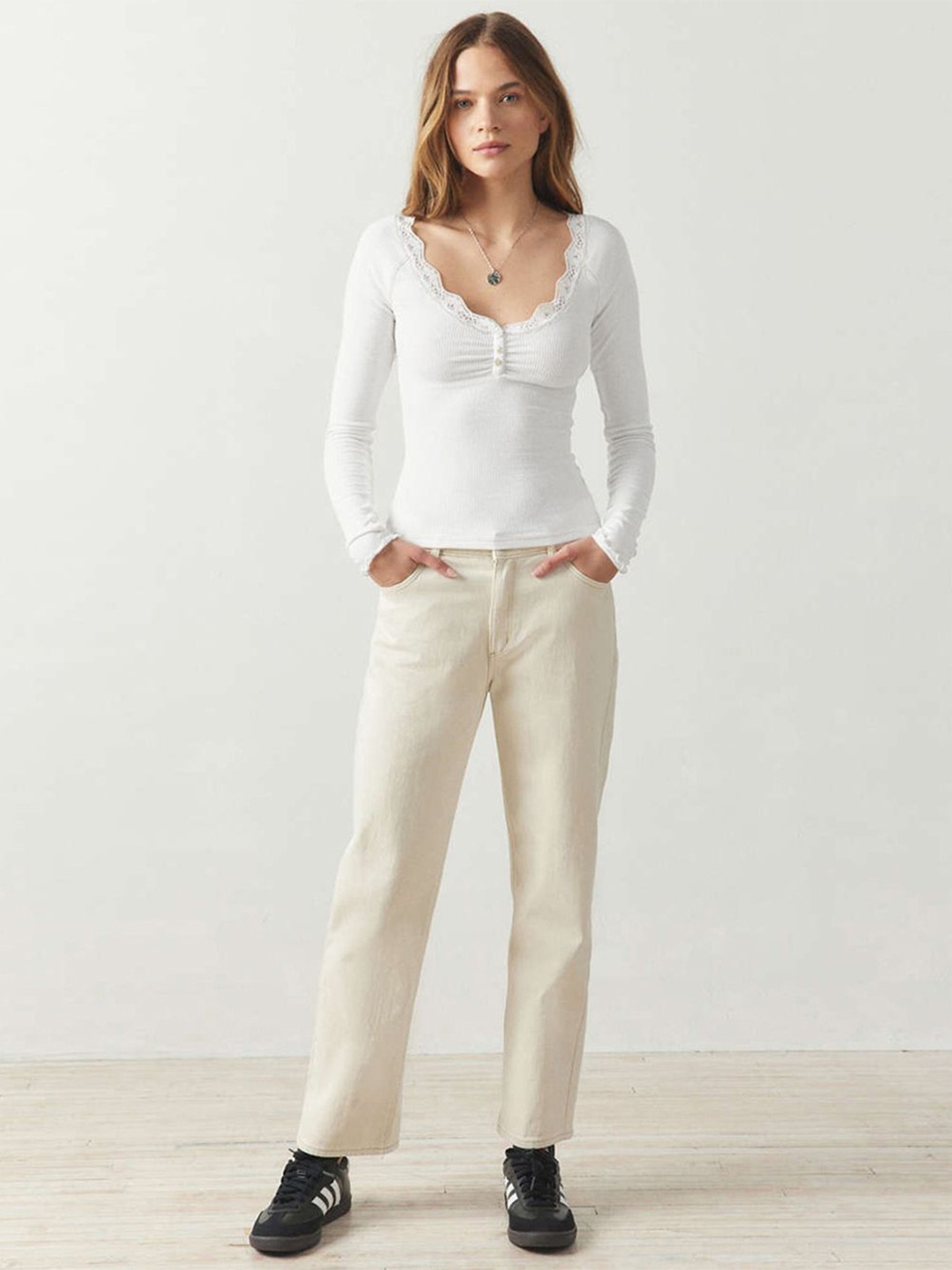 

StyleCast x Revolte Women Scoop Neck Fitted Top, White