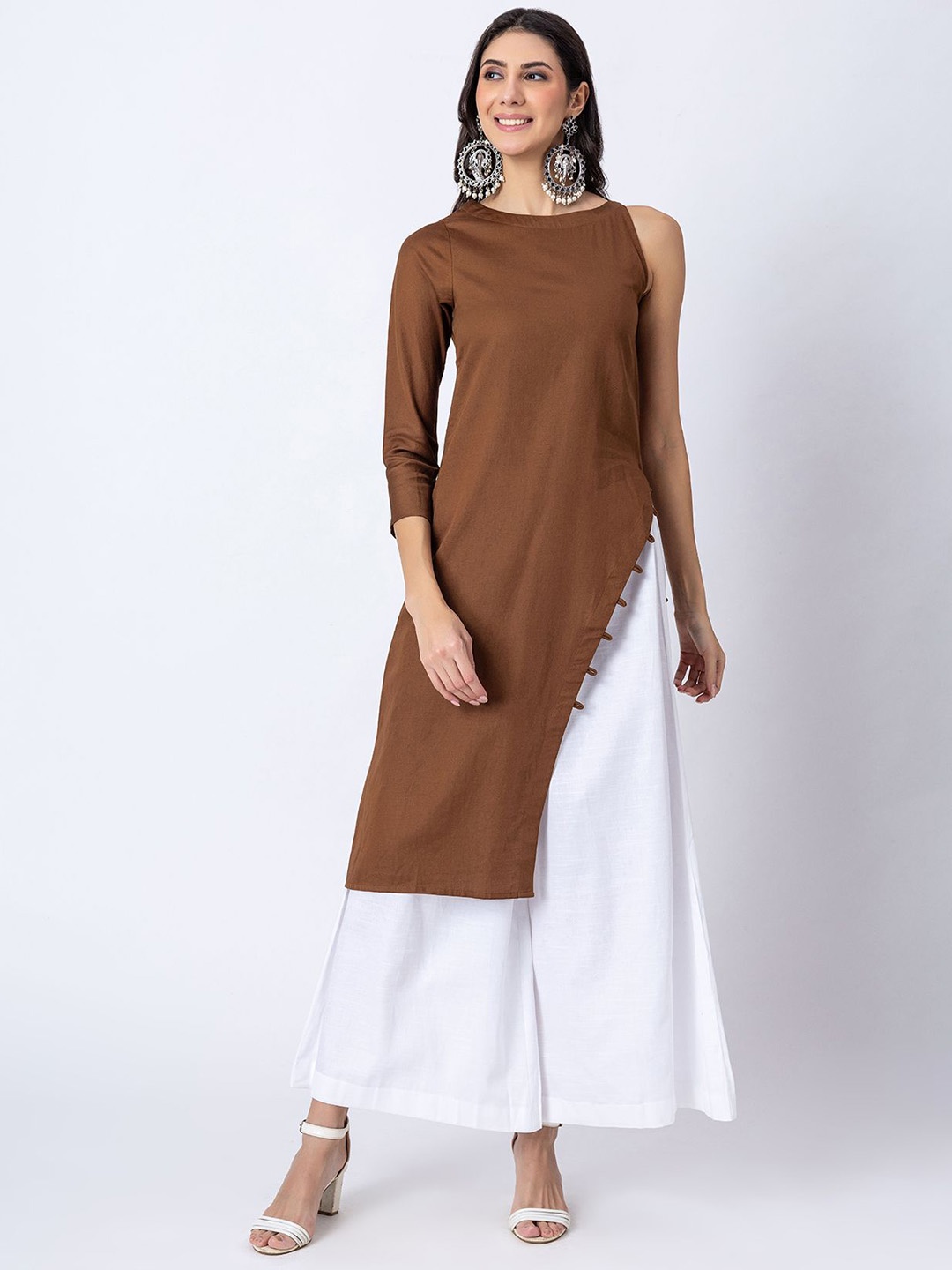 

Moomaya Round Neck Long Sleeves A-Line Pure Cotton Kurta with Palazzo, Brown