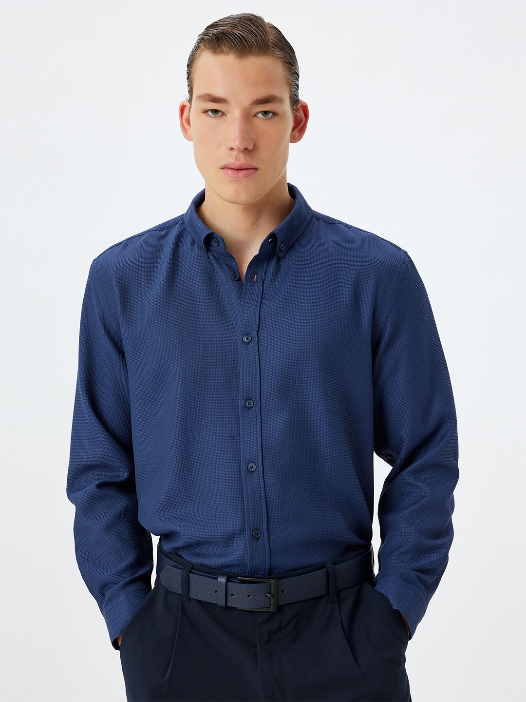 

Koton Men Opaque Casual Shirt, Navy blue