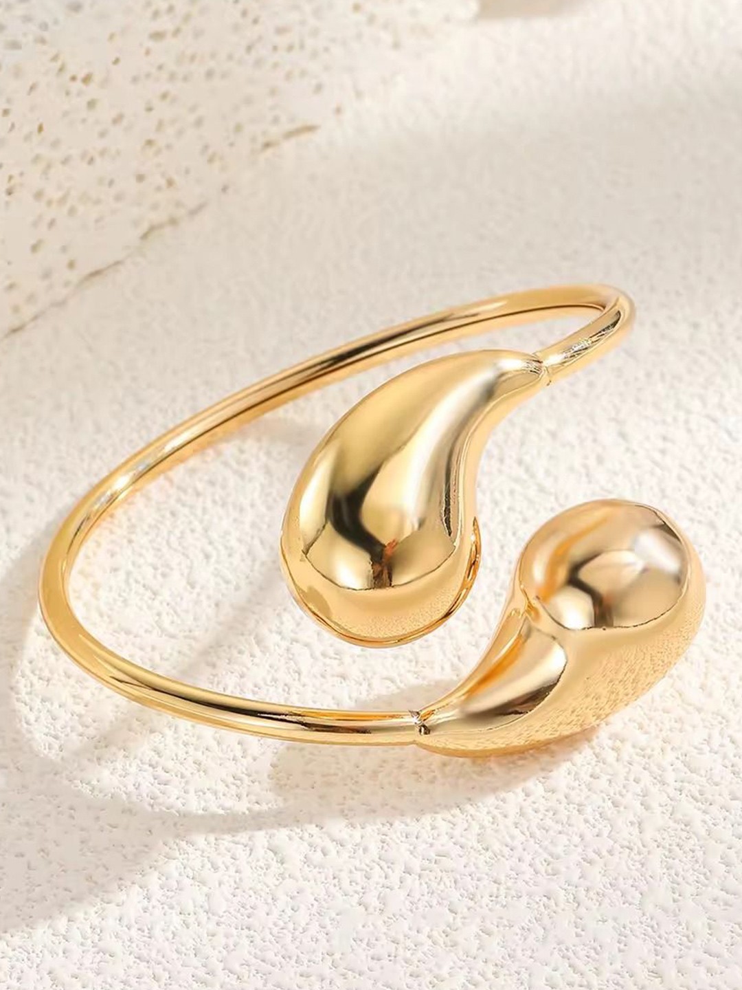 

DIVASTRI Women Antique Gold-Plated Kada Bracelet