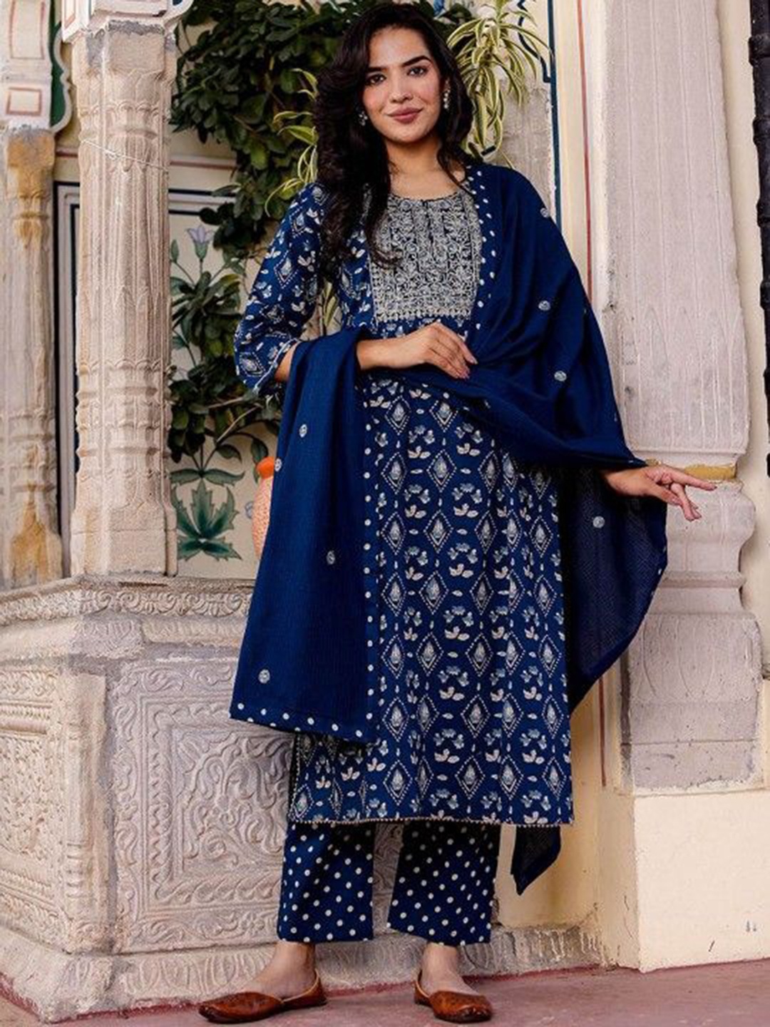 

Chandbaali Floral Printed Pure Cotton Straight Kurta With Trousers & Dupatta, Teal
