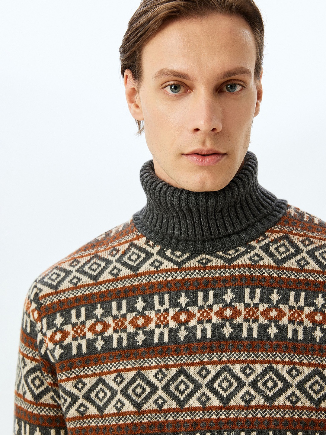 

Koton Men Printed Turtle Neck Long Sleeves Pullover, Grey