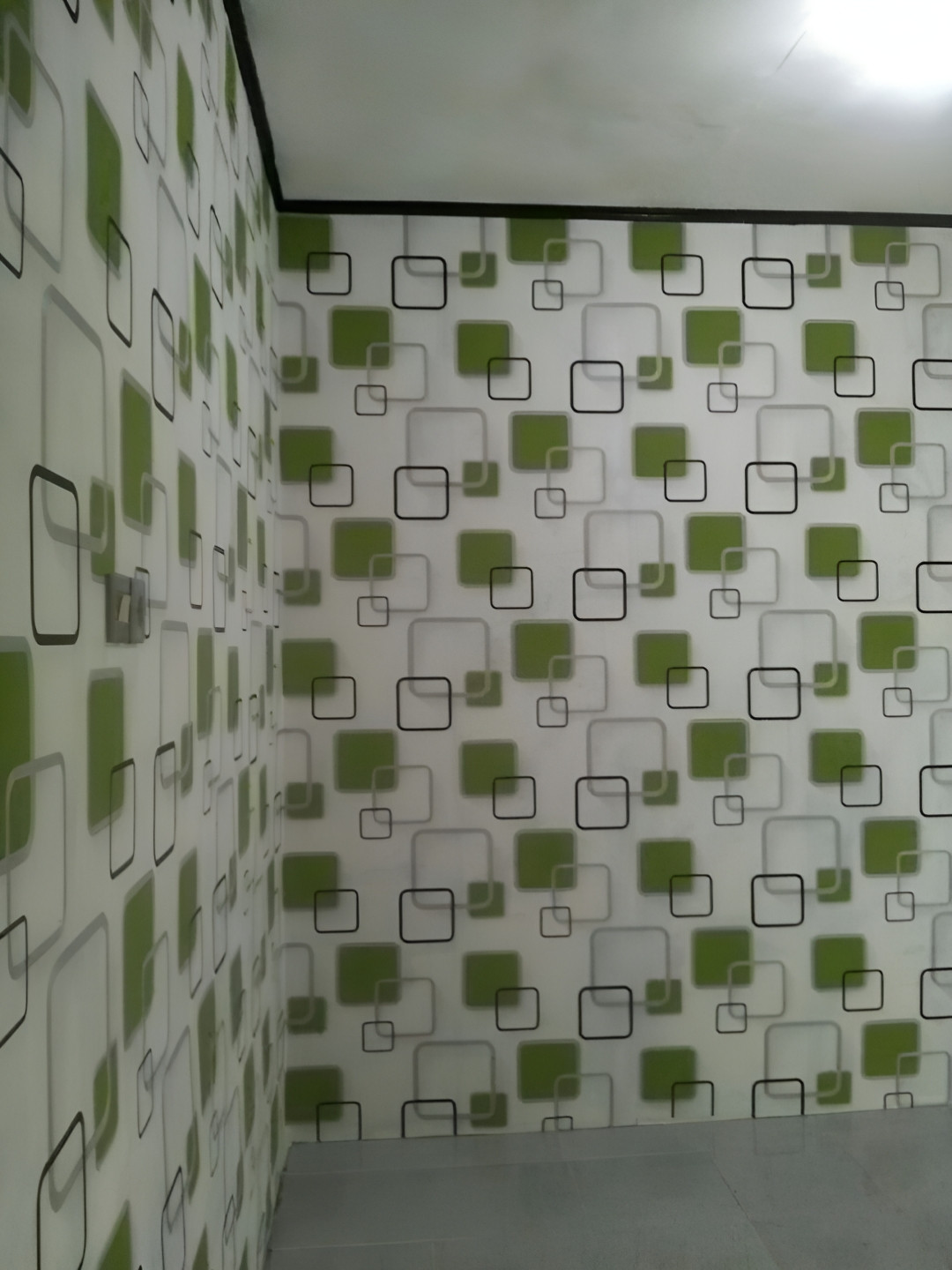 

Asian royal White & Green Printed Self-Adhesive Waterproof Wallpaper