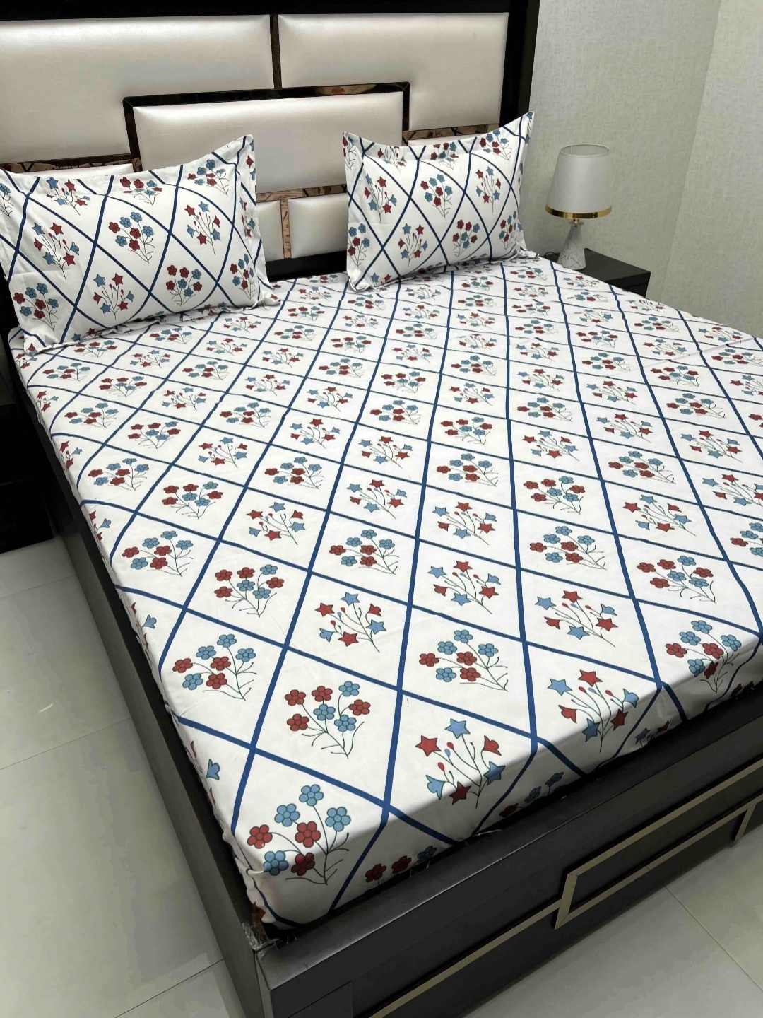 

Pure Decor Queen Size Double Bedsheet With 2 Pillow Covers 2.28m X 2.54m, White