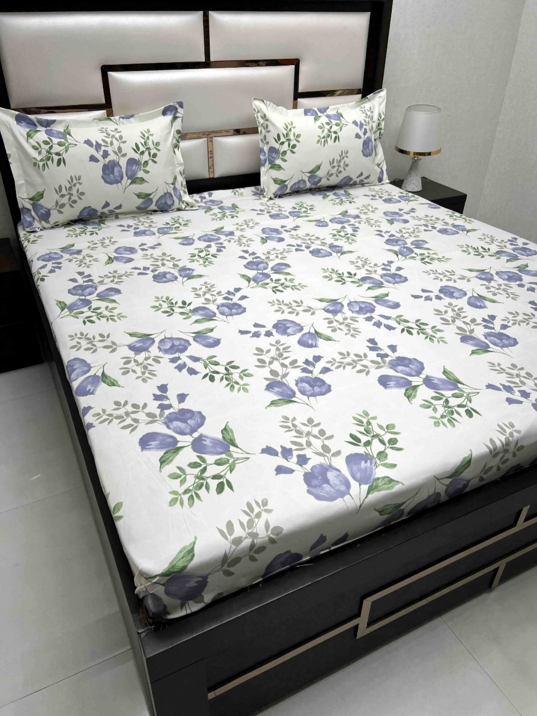 

Pure Decor Queen Size Double Bedsheet With 2 Pillow Covers 2.28m X 2.54m, White
