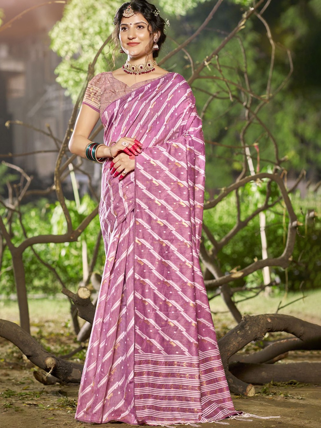 

SANGAM PRINTS Ethnic Motifs Zari Tussar Saree, Purple