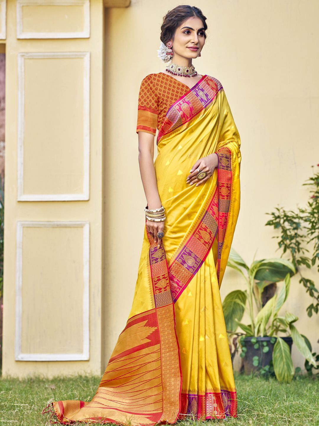 

SANGAM PRINTS Woven Design Zari Silk Blend Handloom Tussar Saree, Yellow