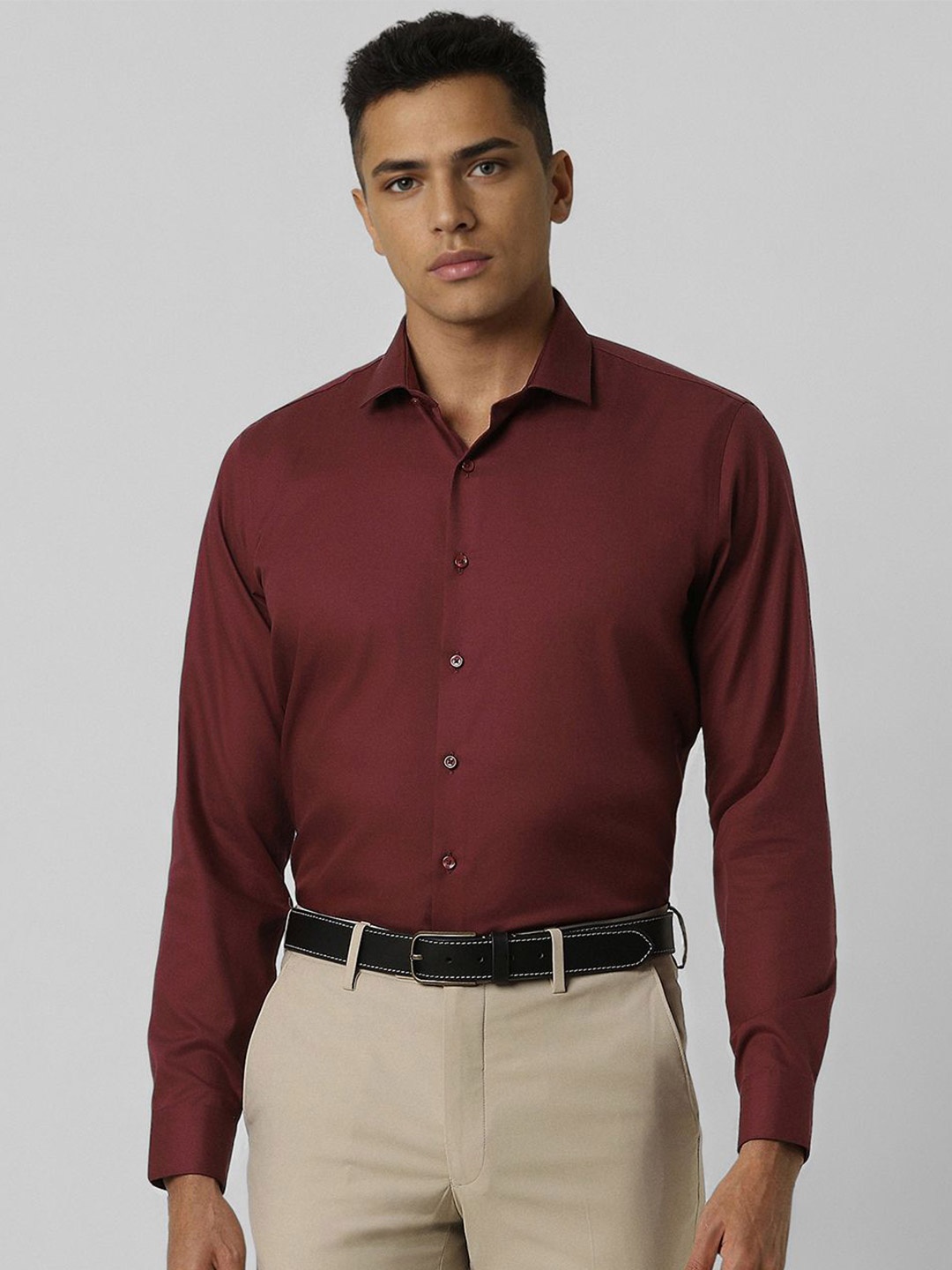 

Van Heusen Men Slim Fit Opaque Formal Shirt, Maroon