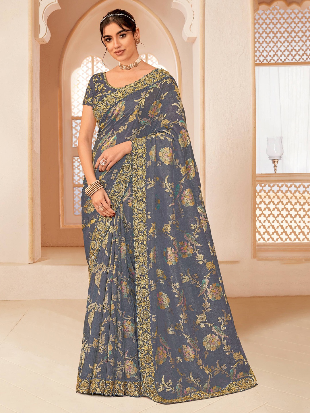 

Laxmipati Women Floral Embroidered Saree, Grey