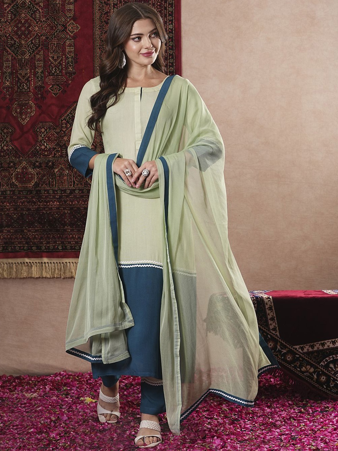

GoSriKi Round Neck Straight Kurta With Trouser & Dupatta, Green