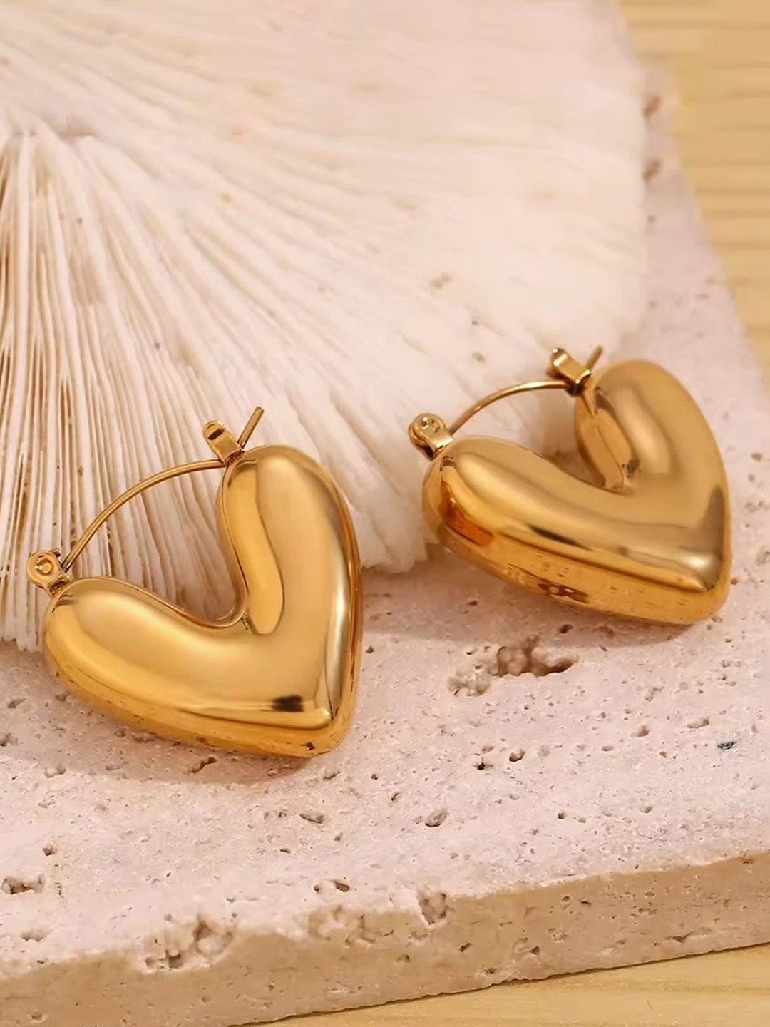 

DressBerry Contemporary Drop Earrings, Gold