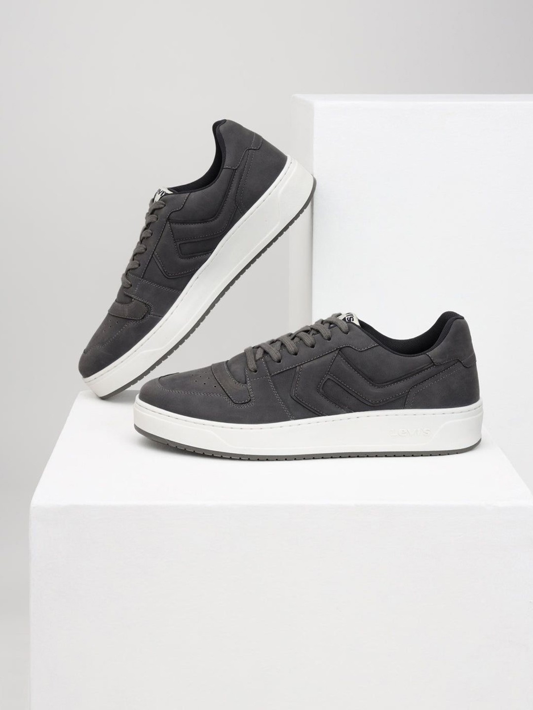 

Levis Men PU Sneakers, Grey