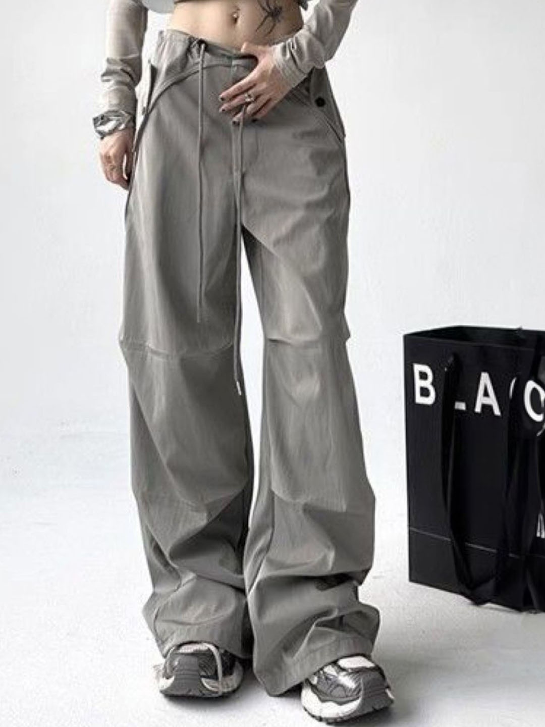 

StyleCast Women Mid-Rise Original Trousers, Grey