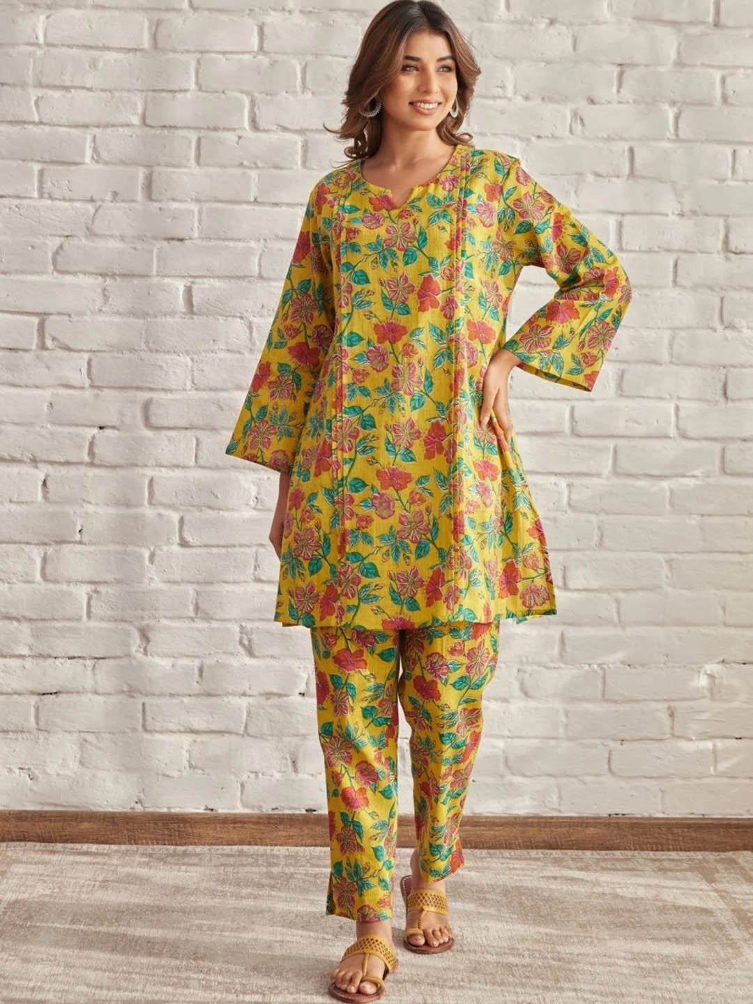 

DressBerry Mustard Floral Printed Round Neck Long Sleeves Top With Trouser