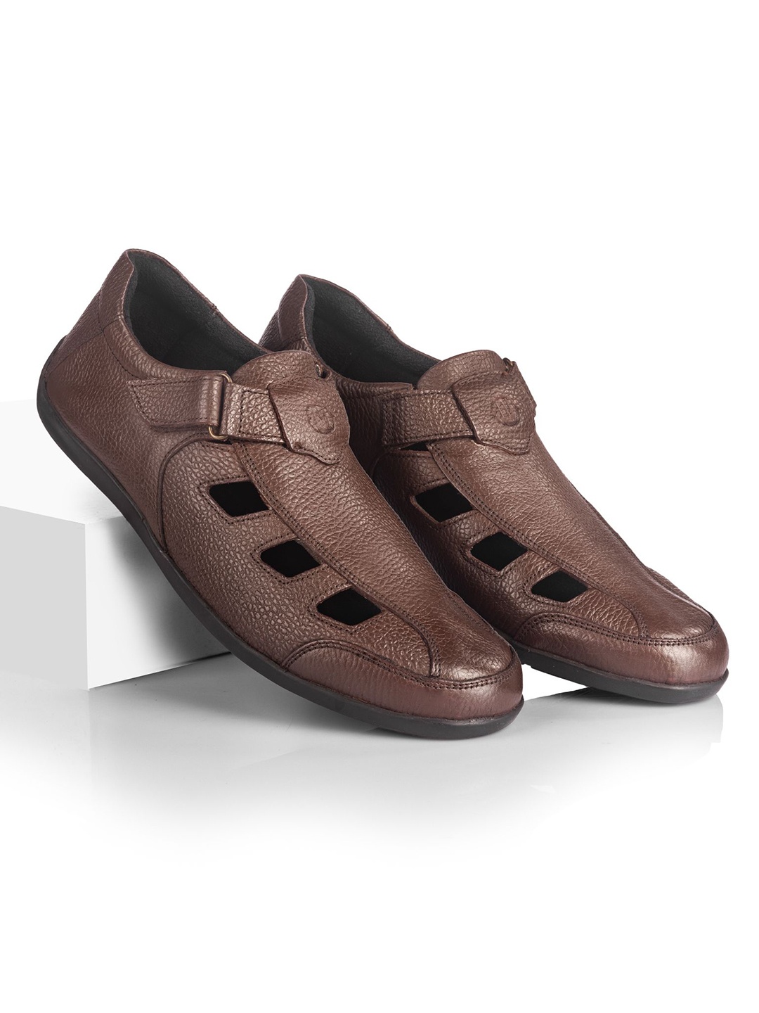 

LA MARCA Men Leather Slip-On Sneakers, Brown