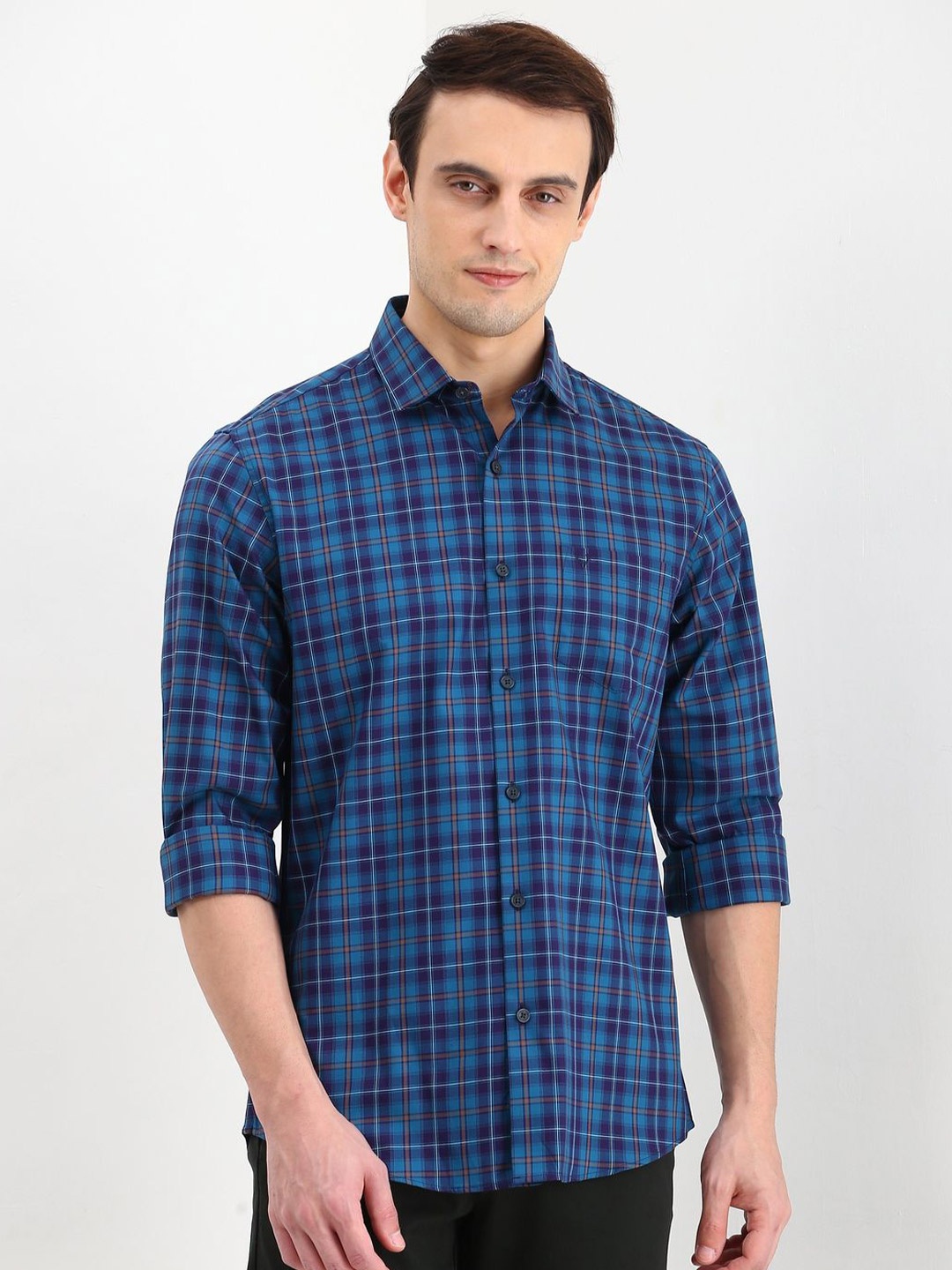 

Allen Solly Men Slim Fit Opaque Checked Casual Shirt, Blue