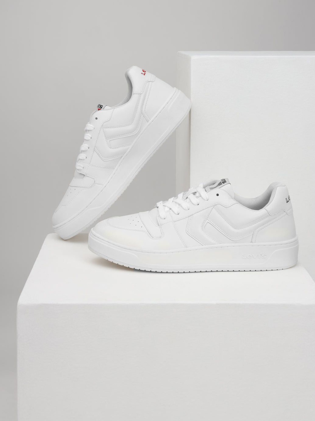 

Levis Men PU Sneakers, White