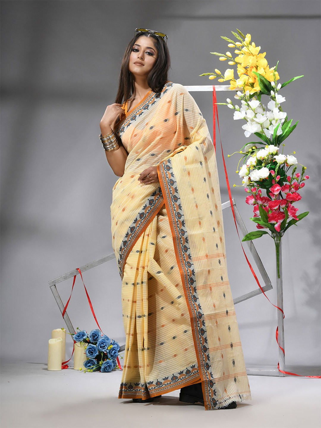 

TANTLOOM Ethnic Motifs Woven Design Pure Cotton Saree, Cream