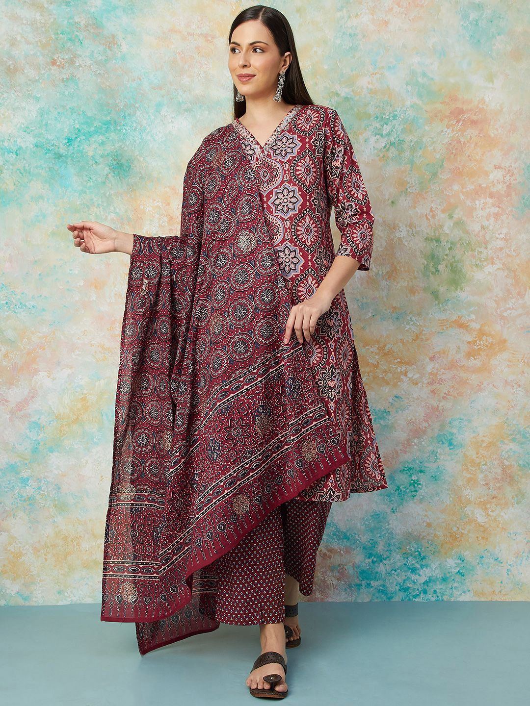 

Melange by Lifestyle Floral Printed Cotton Dupatta, Maroon