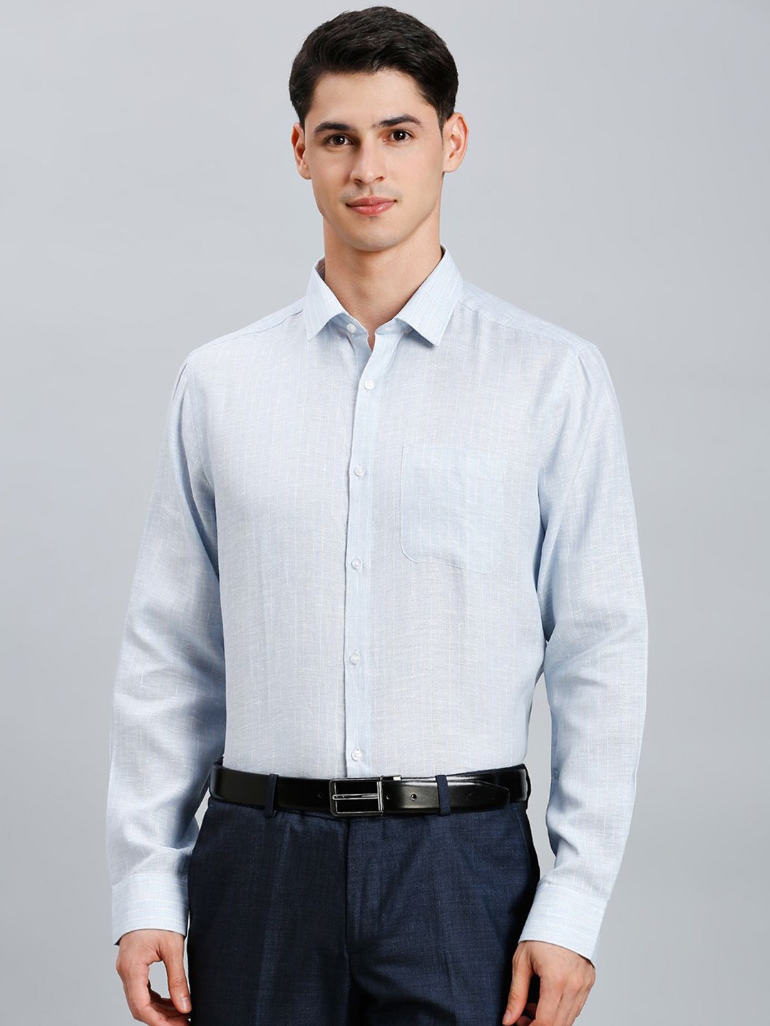 

Reid & Taylor Men Classic Opaque Striped Formal Shirt, Blue