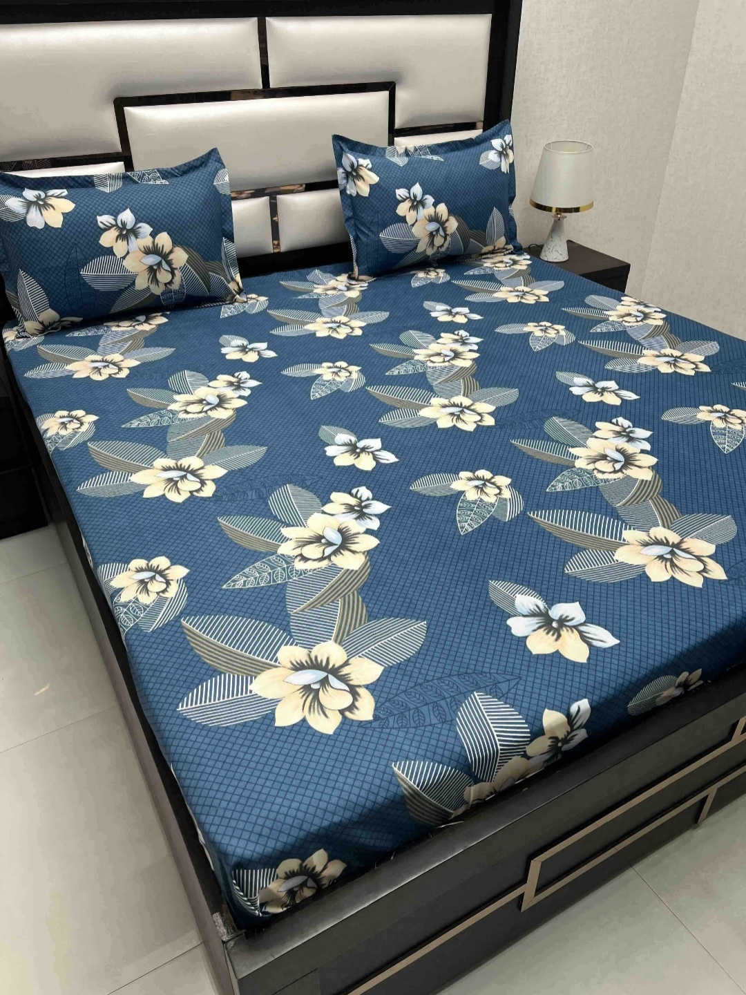 

Pure Decor Queen Size Double Bedsheet With 2 Pillow Covers 2.28m X 2.54m, Blue
