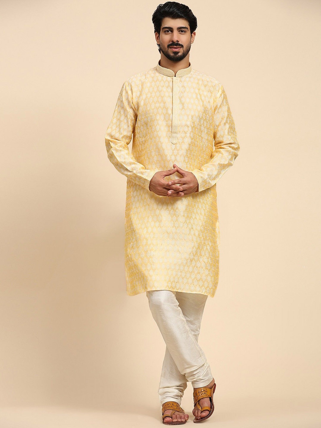 

SKAVIJ Ethnic Motifs Embroidered Thread Work Kurta with Pyjama, Beige