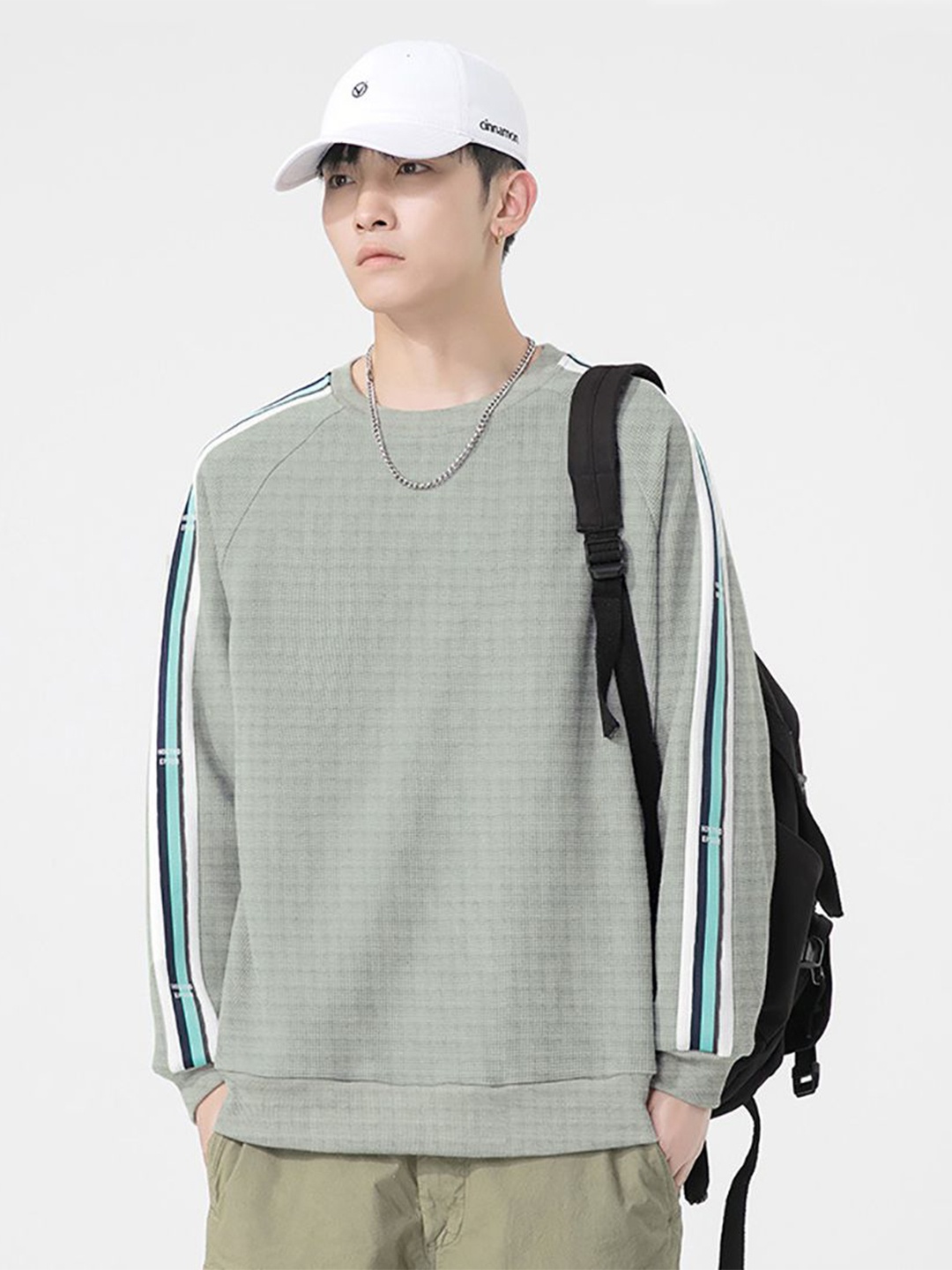 

StyleCast x Revolte Men Pullover Sweatshirt, Grey