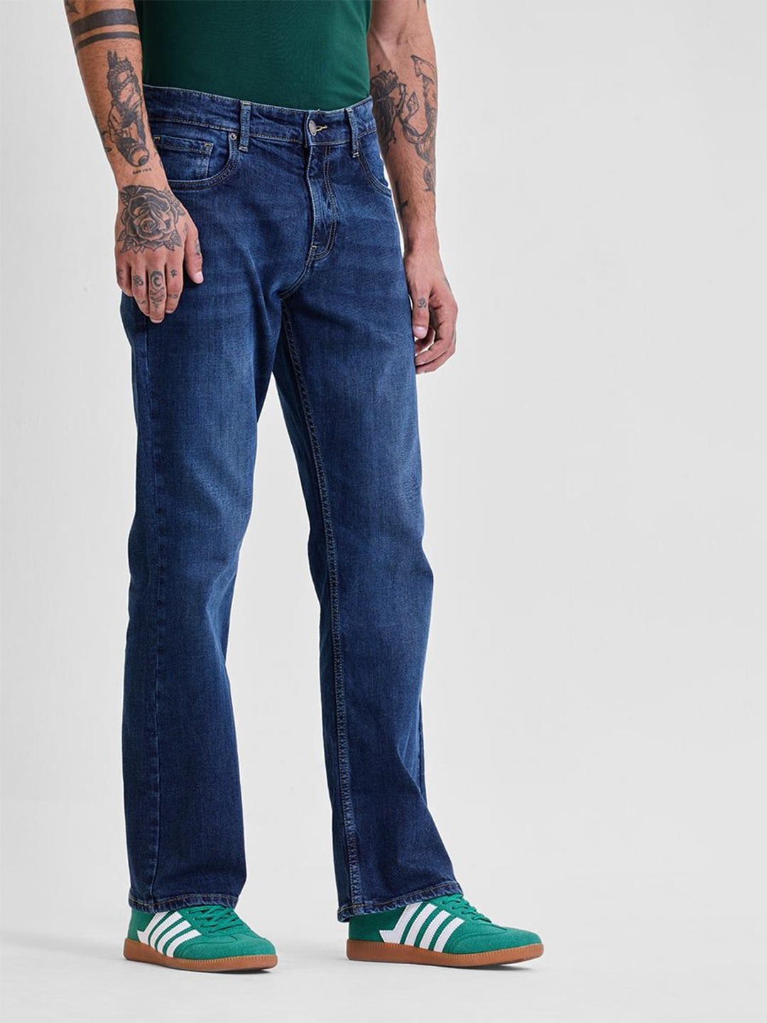 

Snitch Men Classic Bootcut Light Fade Stretchable Jeans, Blue