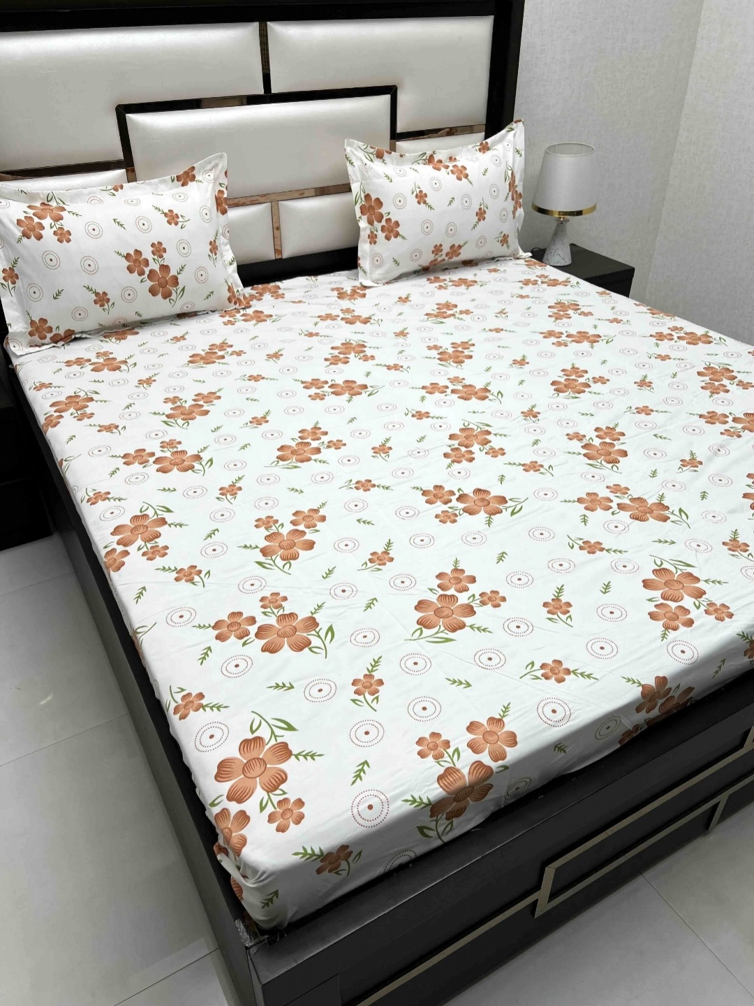 

Pure Decor Queen Size Double Bedsheet With 2 Pillow Covers 2.28m X 2.54m, White