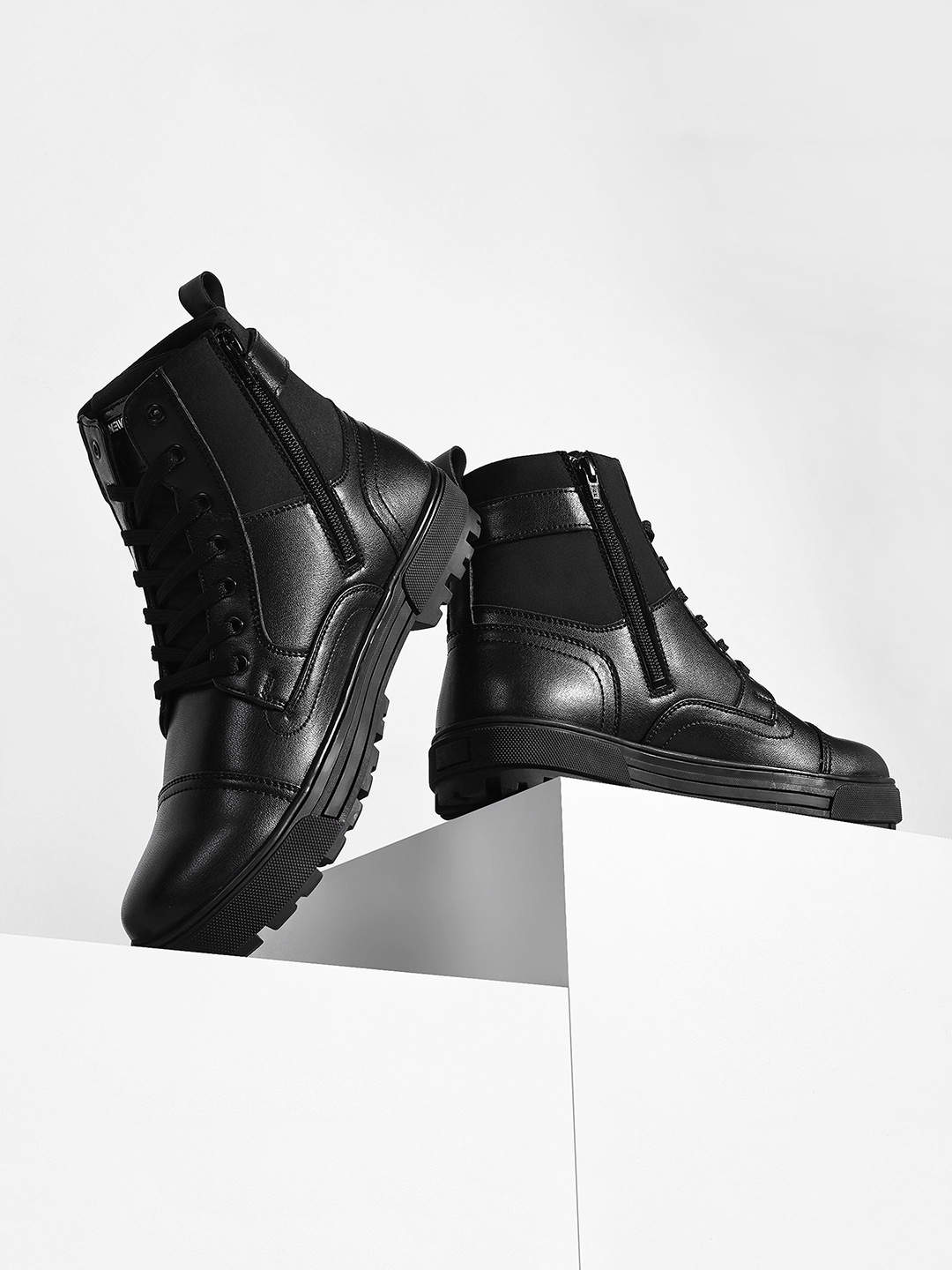 

NEW LIMITS Men THOR High Ankle Zipper Biker Shoes Core, Black