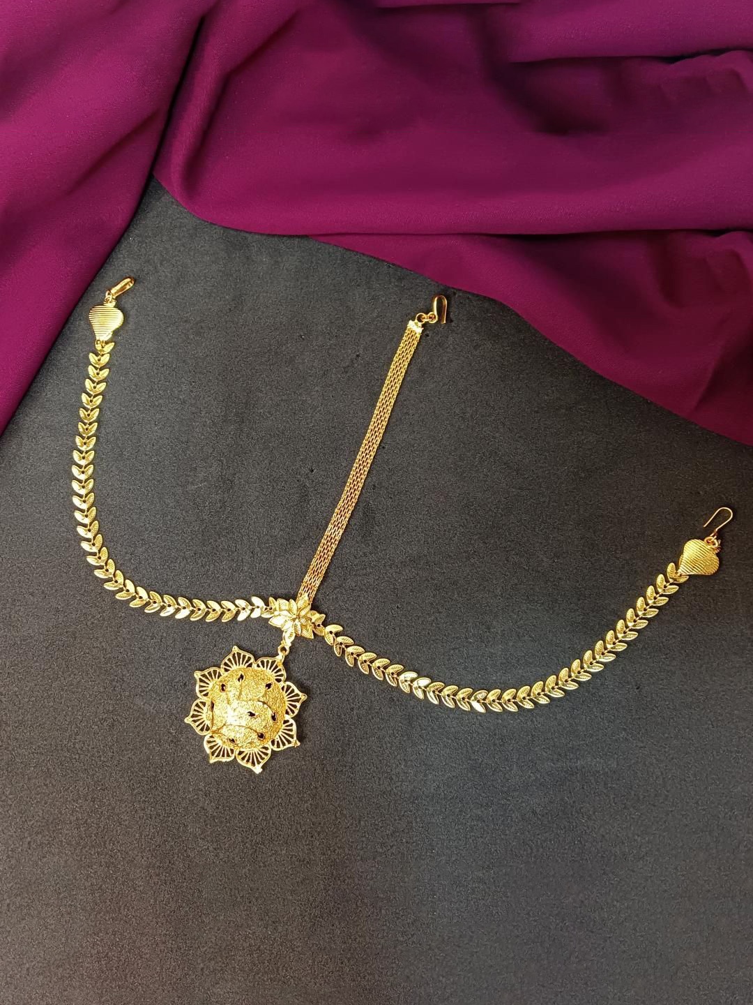 

Efulgenz Gold-Plated Antique Matha Patti