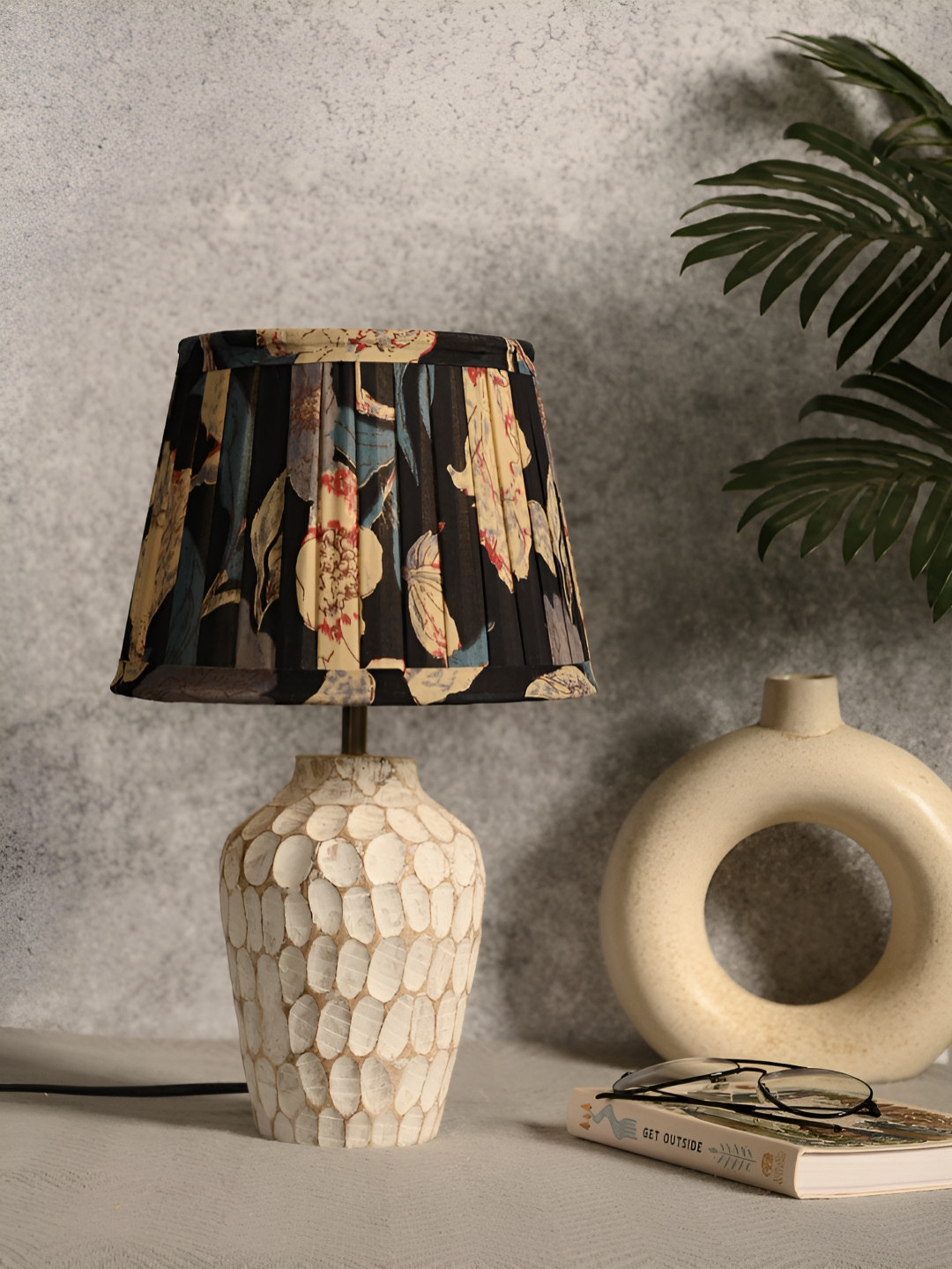 

green girgit White Printed Wood Frusturical Shaped Table Lamp