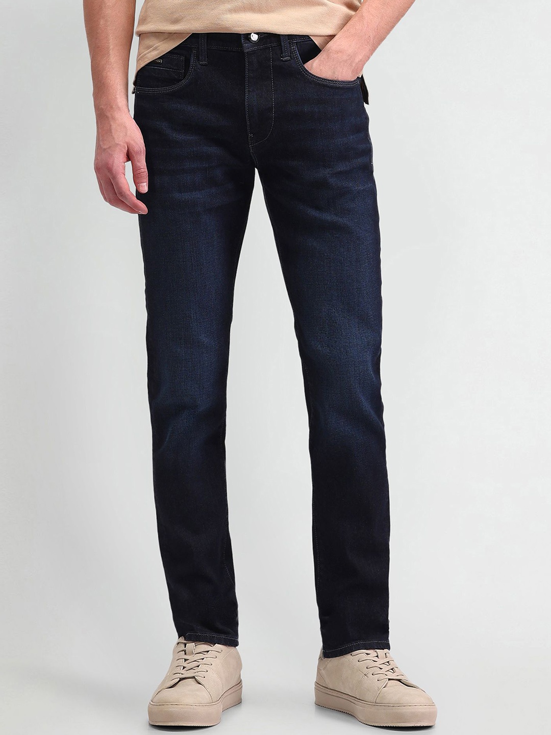 

Arrow New York Men Urban Slim Slim Fit Light Fade Stretchable Jeans, Blue