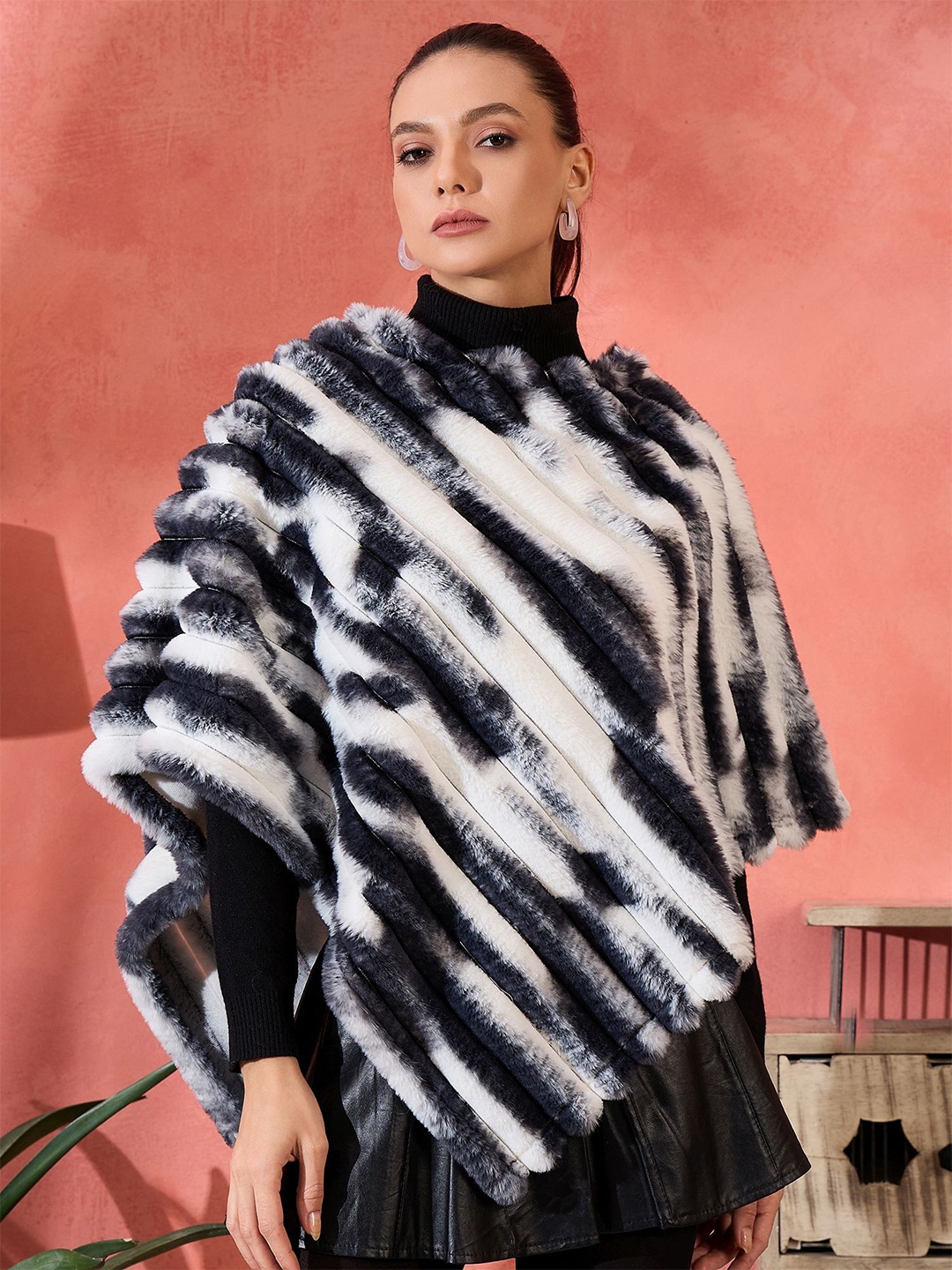 

InWeave Women Abstract Printed Poncho Sweaters, Black