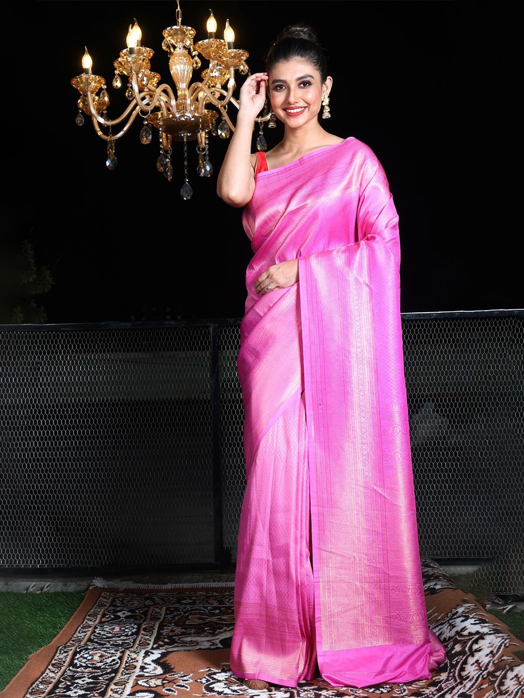 

Charukriti Ethnic Motifs Zari Brocade Heavy Work Saree, Pink