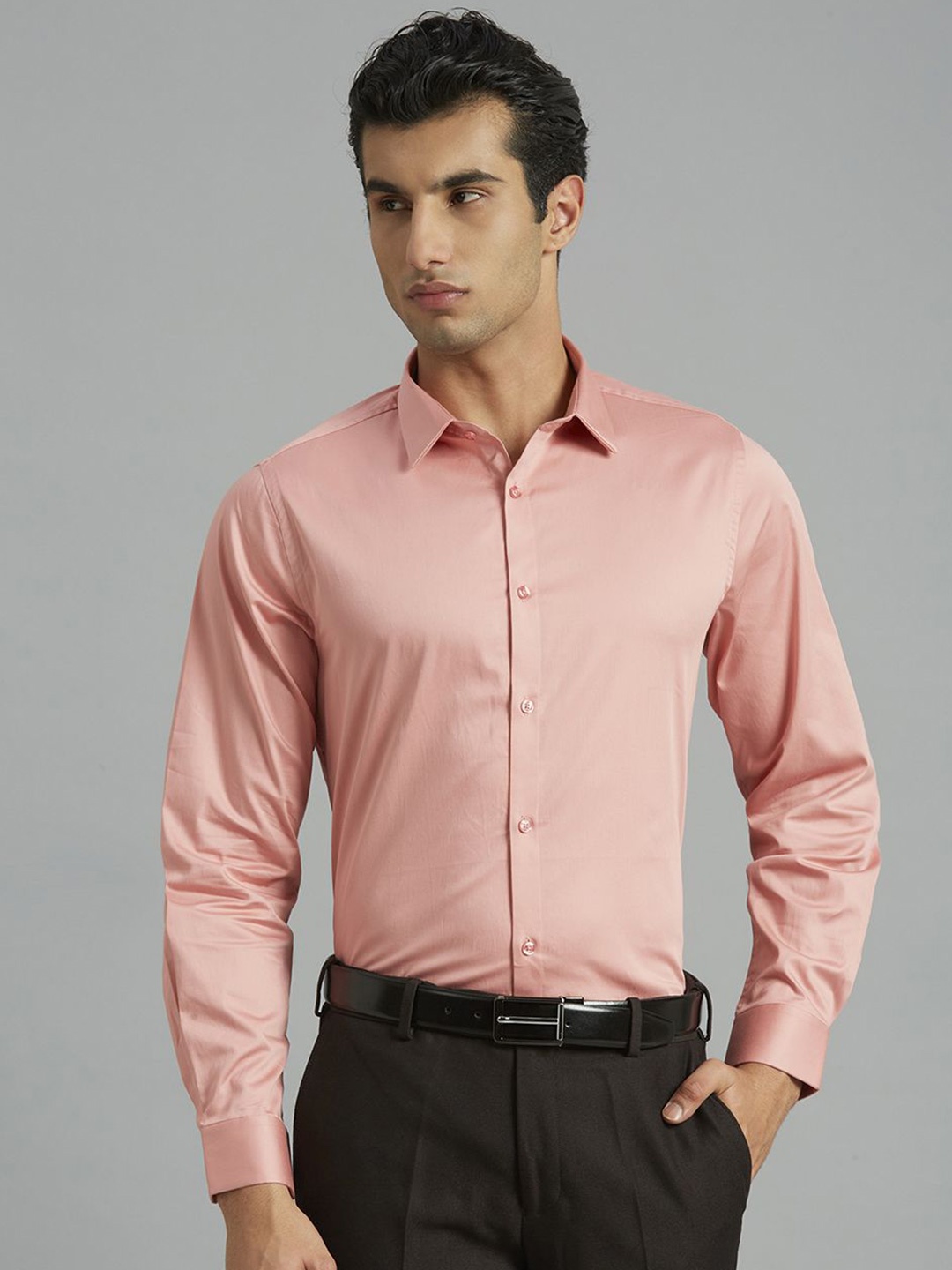 

Reid & Taylor Men Slim Fit Opaque Formal Shirt, Peach