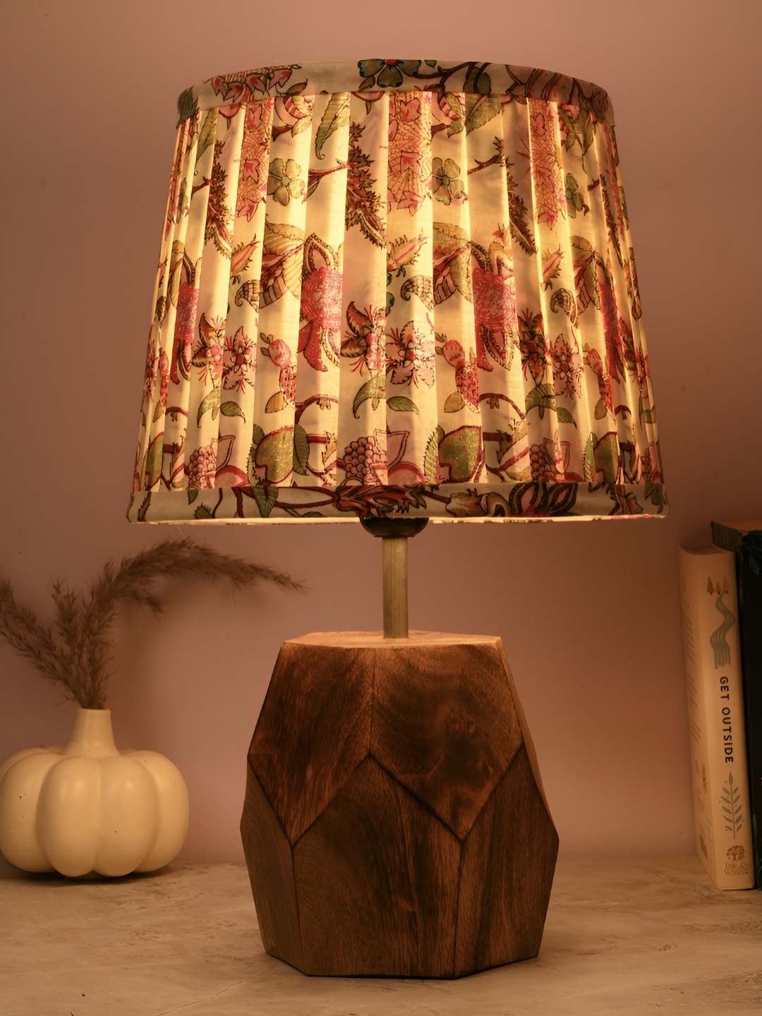 

green girgit Cream-Coloured Printed Wood Frusturical Shaped Table Lamp
